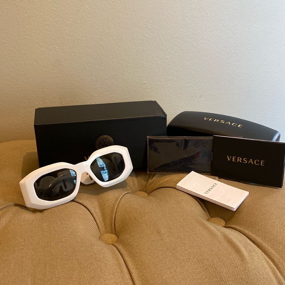 Versace biggie sunglasses in 53 mm
